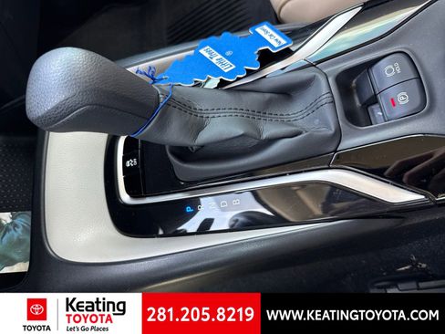 Used 2022 Toyota Corolla LE FWD image 12