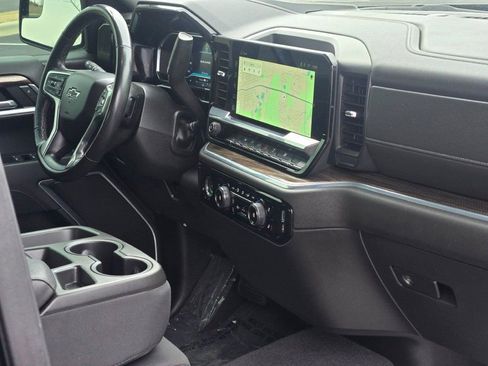 Used 2022 Chevrolet Silverado 1500 RST image 9
