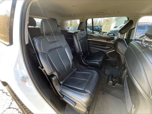 Used 2022 Jeep Grand Cherokee L Limited w/ Black Appearance Package AWD/4WD image 20
