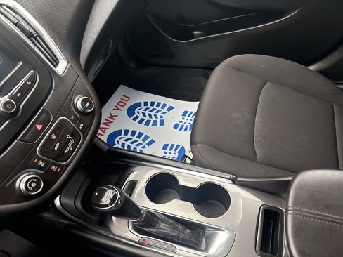 Used 2018 Chevrolet Malibu LT image 30