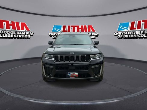 New 2026 Jeep Grand Cherokee Limited image 3