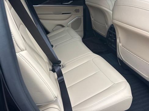 Used 2023 Jeep Grand Cherokee 4WD 4xe image 33