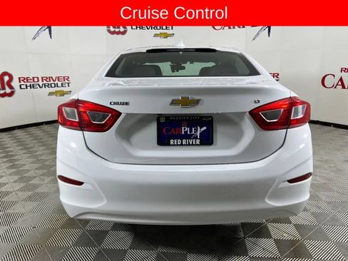 Used 2017 Chevrolet Cruze LT FWD image 7