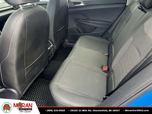 Used 2025 Volkswagen Taos SE FWD image 12