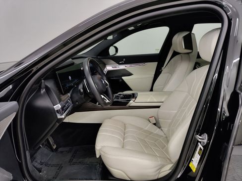 Certified 2023 BMW 740i image 12