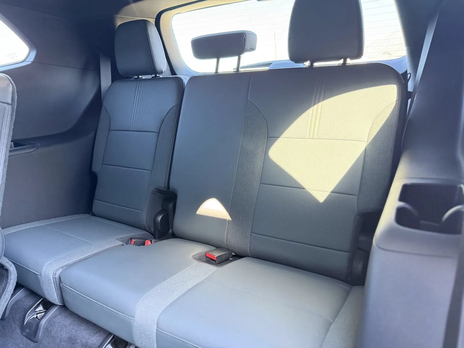Used 2026 GMC Acadia AT4 w/ LPO, Floor Liner Package AWD/4WD image 17