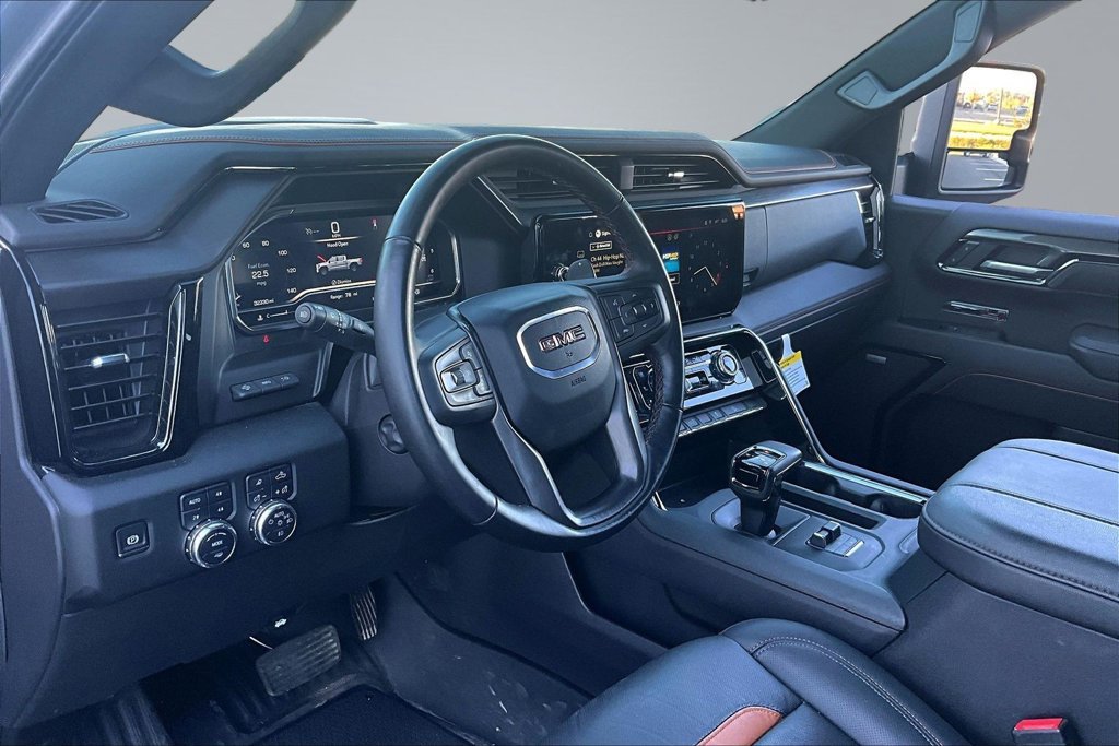 Used 2025 GMC Sierra 1500 AT4 w/ AT4 Premium Package AWD/4WD image 18