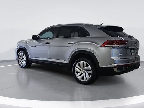Used 2020 Volkswagen Atlas Cross Sport SE w/ Panoramic Sunroof Package FWD image 6