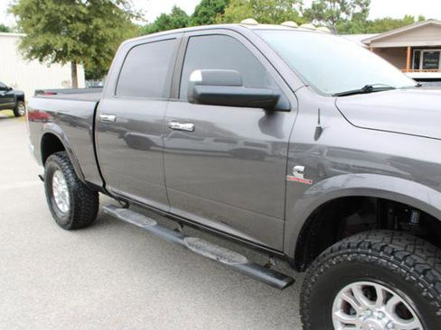 Used 2014 RAM 2500 Laramie w/ Convenience Group image 9