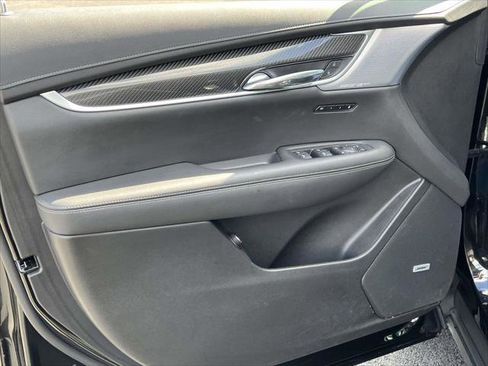 Used 2024 Cadillac XT6 Sport w/ Technology Package AWD/4WD image 18