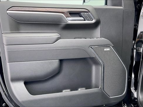 New 2026 GMC Sierra 1500 SLT w/ SLT Premium Package image 12