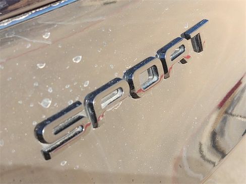 Used 2024 Land Rover Range Rover Sport SE image 12