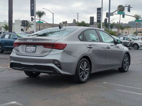 Certified 2023 Kia Forte LXS w/ LXS Technology Package FWD image 3