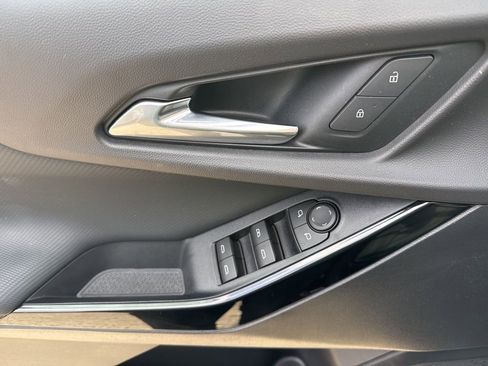 Used 2025 Chevrolet Equinox LT image 9