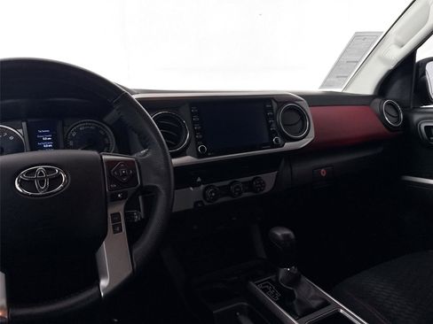 Certified 2022 Toyota Tacoma SR5 image 28