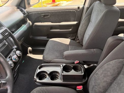Used 2005 Honda CR-V LX image 28
