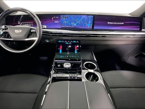 Used 2025 Cadillac Escalade Sport w/ Touring Package image 21