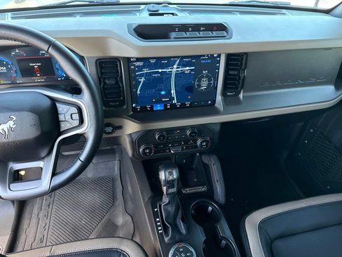 Used 2025 Ford Bronco Big Bend w/ Black Diamond Package AWD/4WD image 8