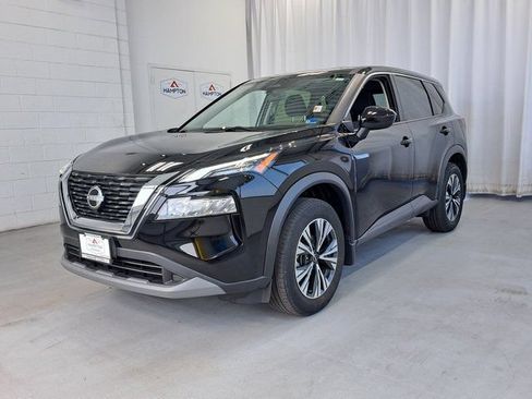 Used 2023 Nissan Rogue SV FWD image 2