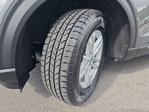 Used 2023 Ford Explorer XLT w/ Equipment Group 202A AWD/4WD image 36