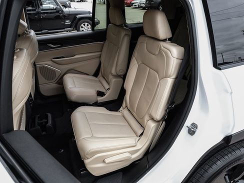 Used 2022 Jeep Grand Cherokee L Limited w/ Black Appearance Package RWD image 51