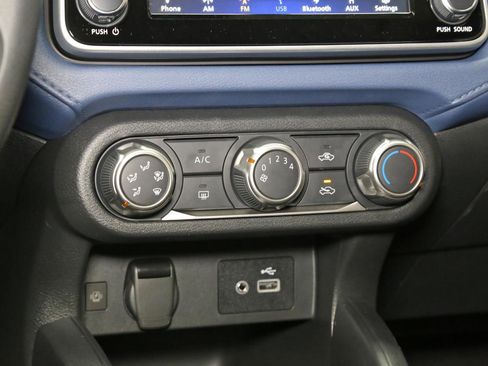 New 2025 Nissan Versa SV w/ Trunk Package image 9