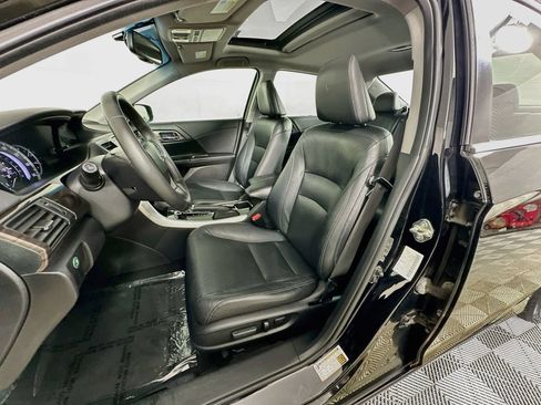 Used 2017 Honda Accord EX-L image 24