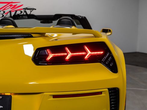 Used 2016 Chevrolet Corvette Z06 w/ 3LZ Preferred Equipment Group RWD image 22