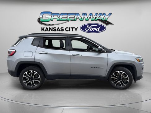 Used 2024 Jeep Compass Limited AWD/4WD image 9