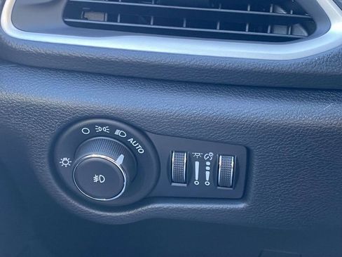 New 2026 Chrysler Pacifica Select w/ S Appearance Package image 31