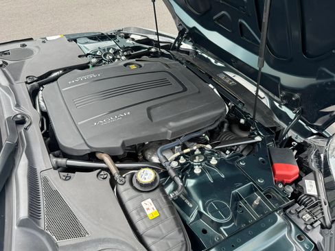 Used 2018 Jaguar F-TYPE Coupe RWD image 21