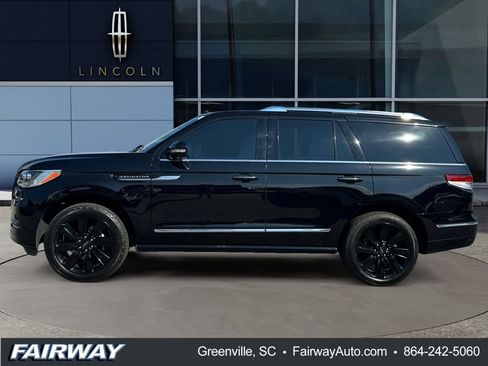 Used 2023 Lincoln Navigator Reserve RWD image 8
