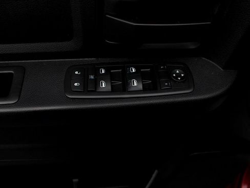 Used 2014 RAM 2500 Tradesman w/ Chrome Appearance Group image 12