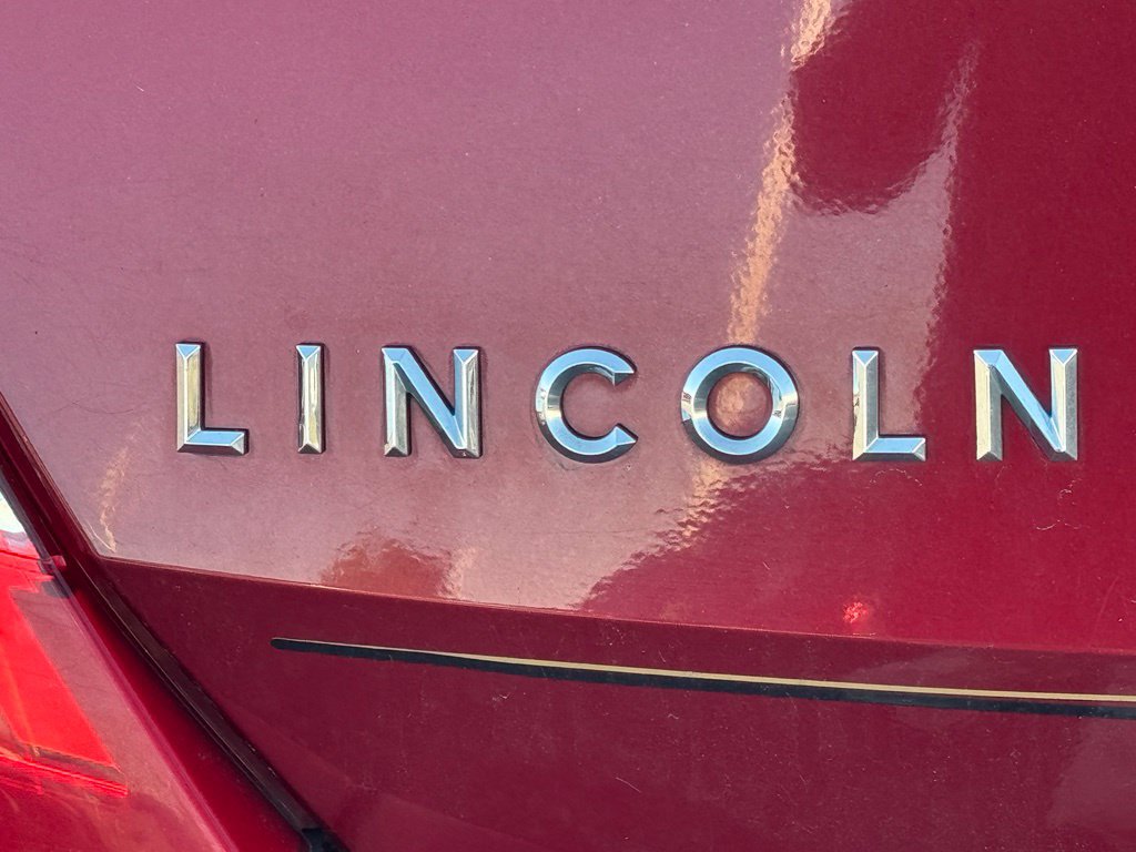 Used 2013 Lincoln MKS AWD image 8
