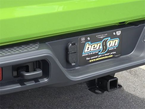 New 2025 Jeep Gladiator Willys image 13