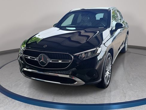 Used 2026 Mercedes-Benz GLC 300 image 1
