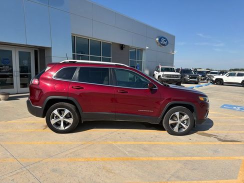 Used 2021 Jeep Cherokee Limited w/ Trailer Tow Group AWD/4WD image 9