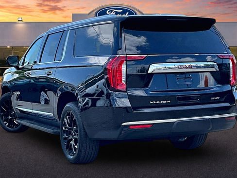 Used 2023 GMC Yukon XL SLT w/ SLT Premium Package AWD/4WD image 2