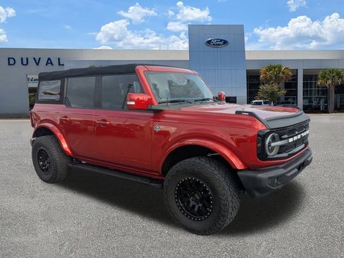 Used 2022 Ford Bronco Outer Banks image 2