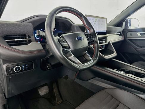 Used 2025 Ford Explorer ST-Line w/ ST-Line Street Pack AWD/4WD image 21