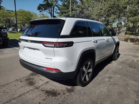 Certified 2025 Jeep Grand Cherokee Limited AWD/4WD image 4