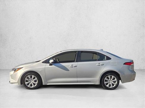 Used 2025 Toyota Corolla LE image 9