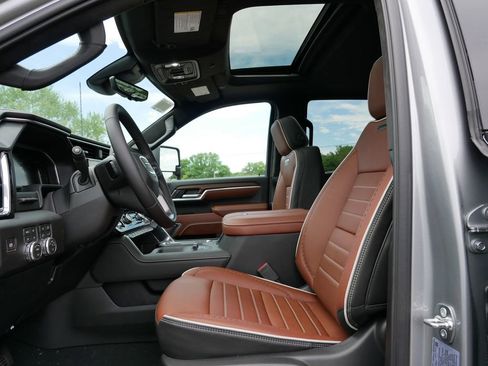 New 2026 GMC Sierra 3500 Denali Ultimate AWD/4WD image 8