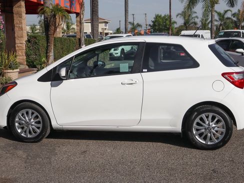 Used 2018 Toyota Yaris L image 5