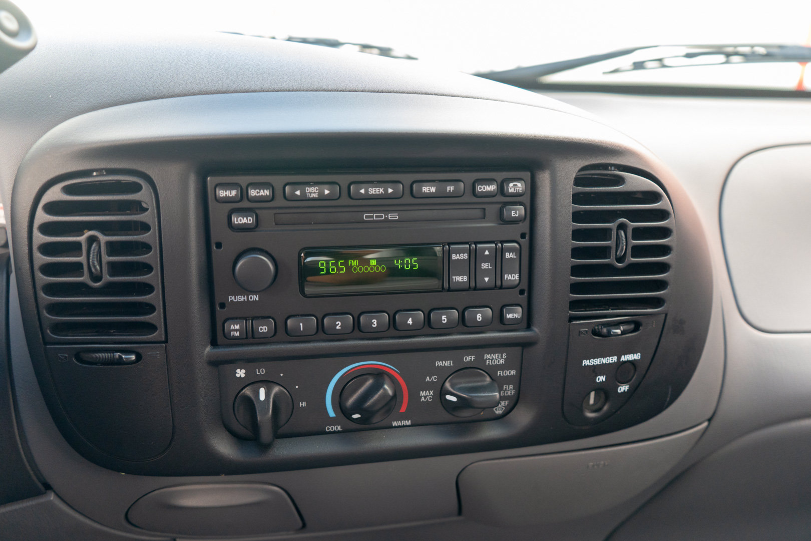 Used 2004 Ford F150 Lightning RWD image 17