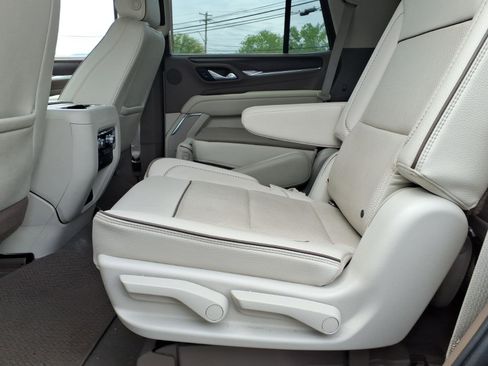 Used 2022 GMC Yukon Denali w/ Denali Premium Package AWD/4WD image 21