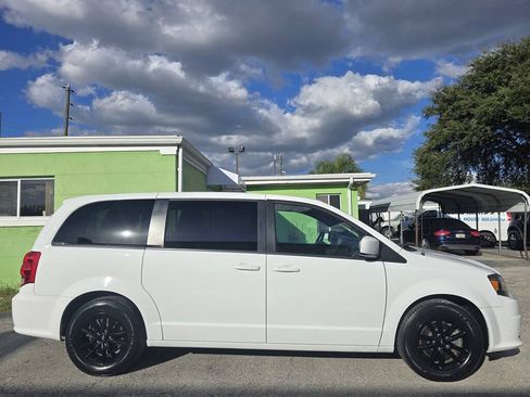 Used 2019 Dodge Grand Caravan SE FWD image 5