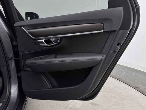 Used 2019 Volvo V90 T6 Cross Country w/ Advanced Package image 32