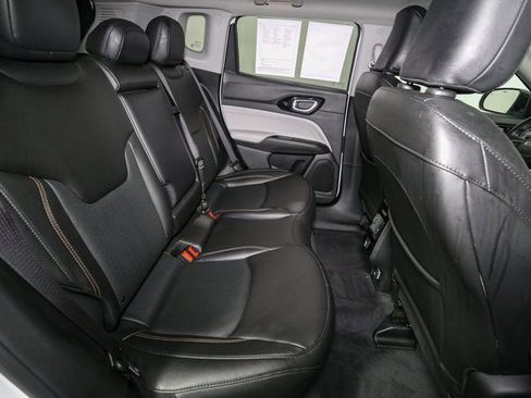 Used 2022 Jeep Compass Limited image 19