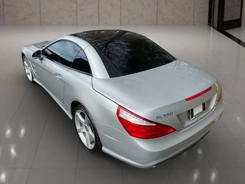 Used 2016 Mercedes-Benz SL 550 w/ Driver Assistance Package image 7